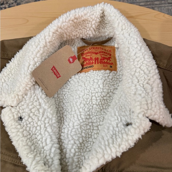 Levi’s tan Sherpa-Lined Denim Jacket - Picture 4 of 5